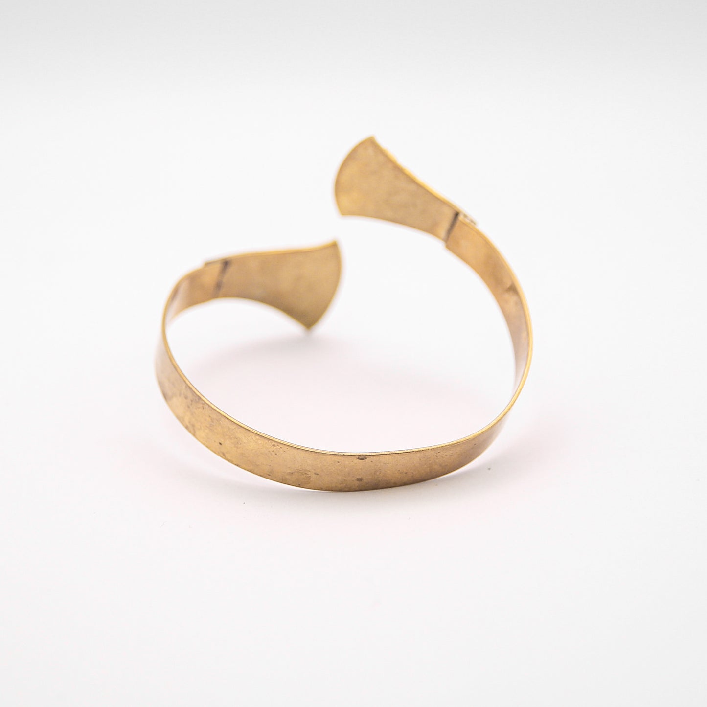 'LUTUS' CUFF