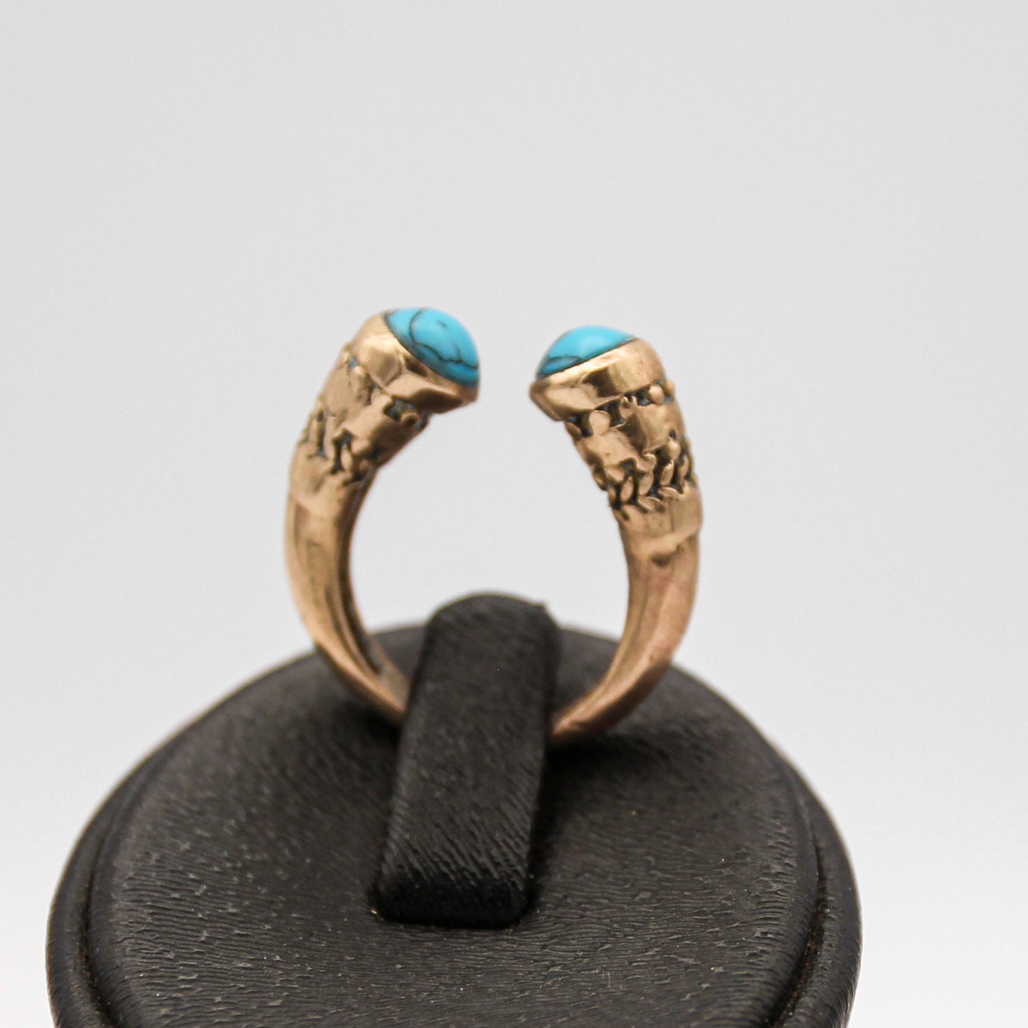 'MUNIRA' RING