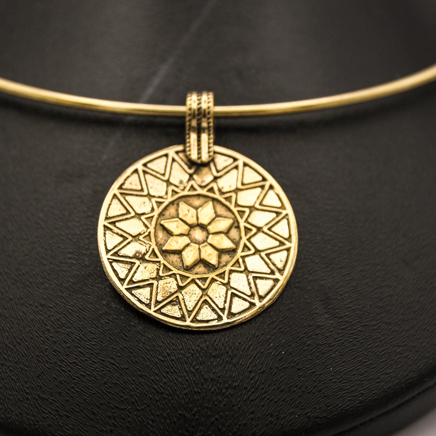 'AISHA' CHOKER