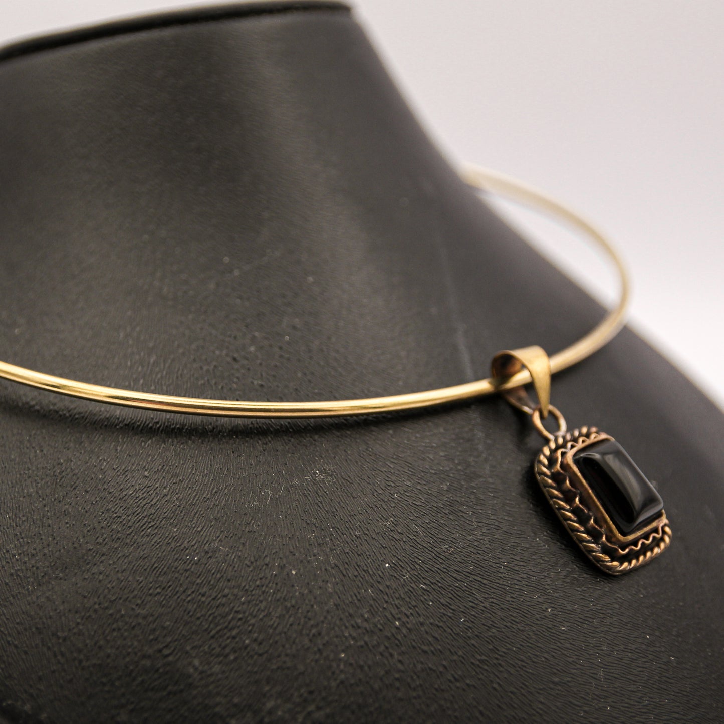 'FAIZA' CHOKER