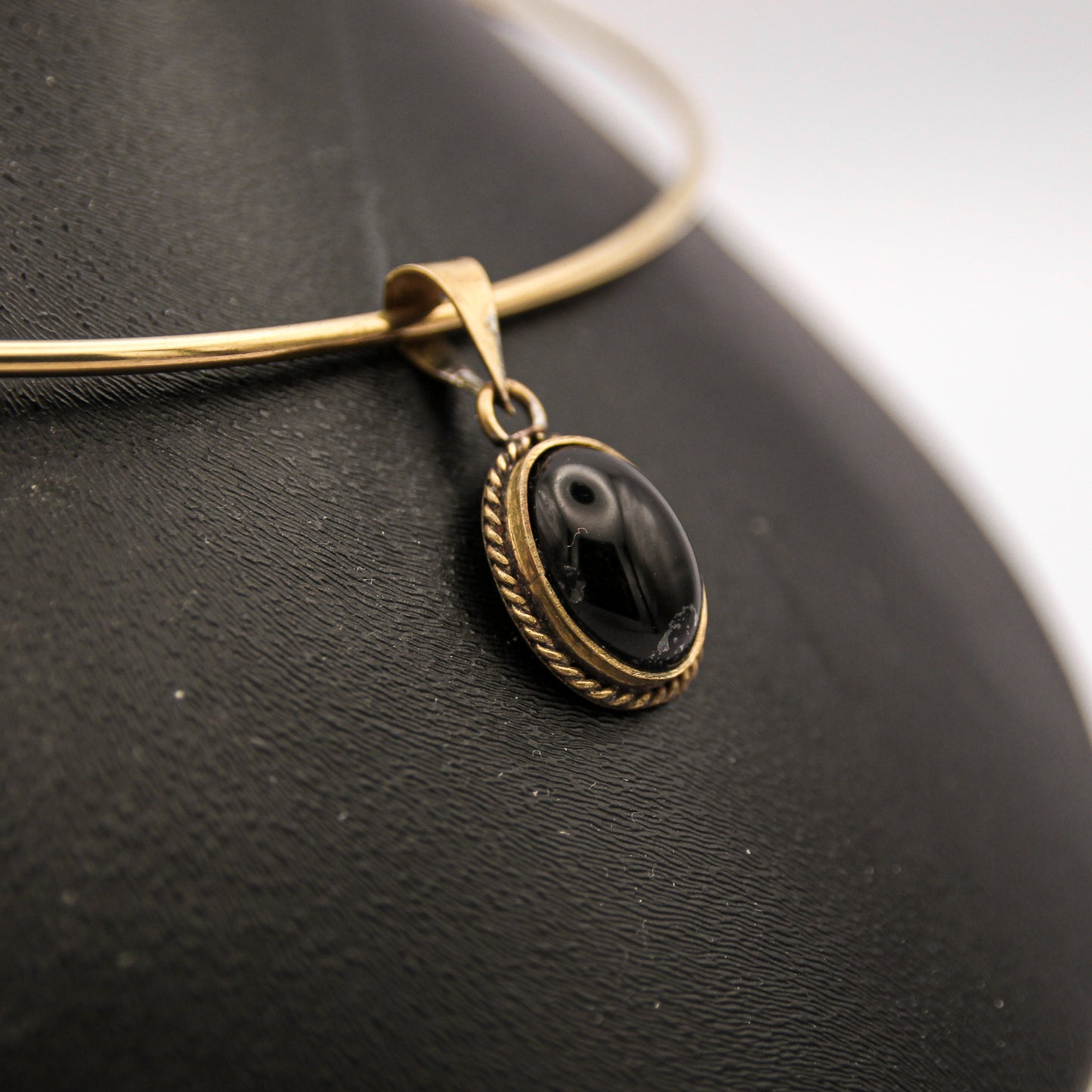 'WARDAN' CHOKER
