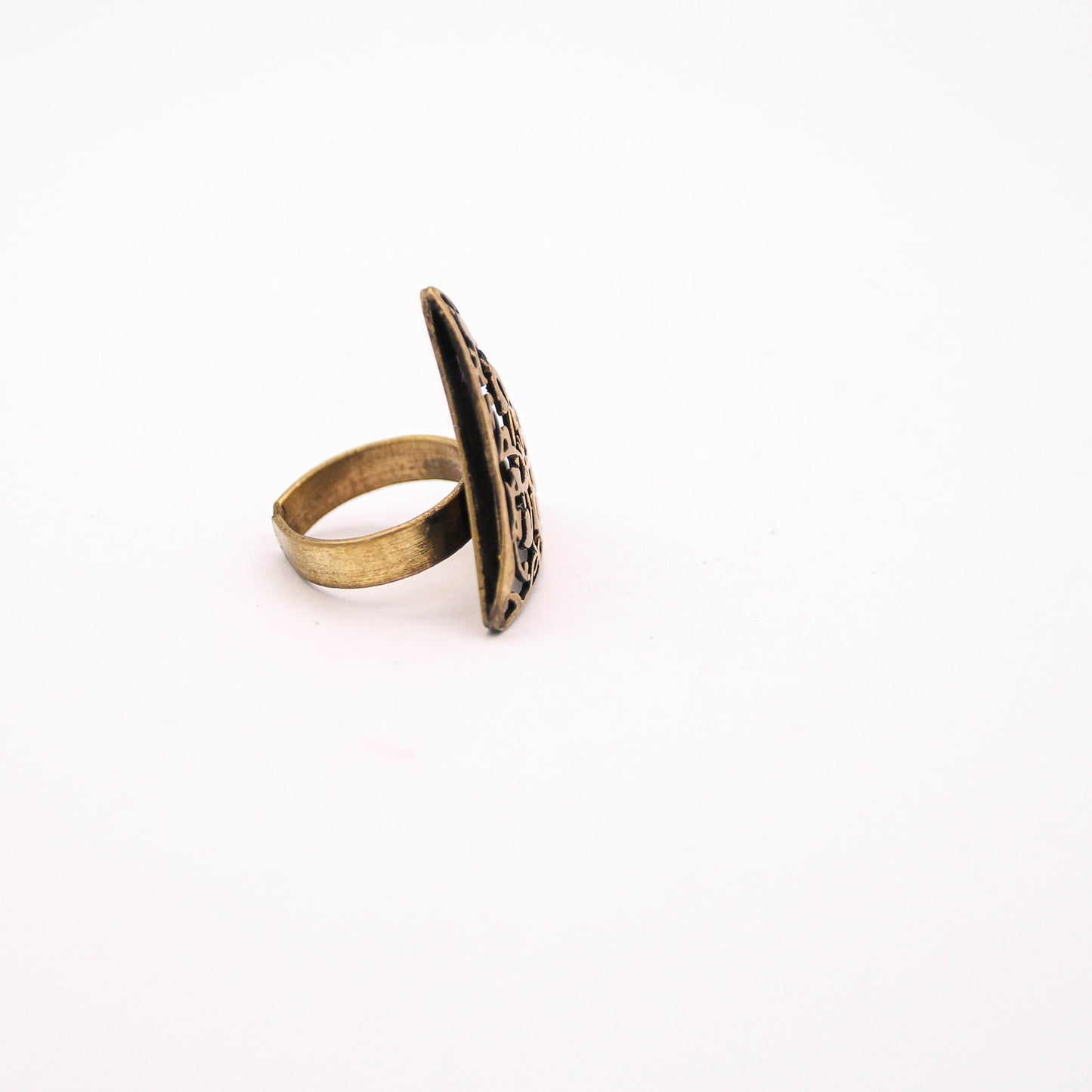 'MOLAS' RING