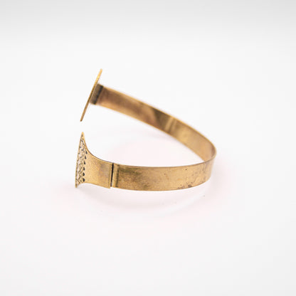 'LUTUS' CUFF