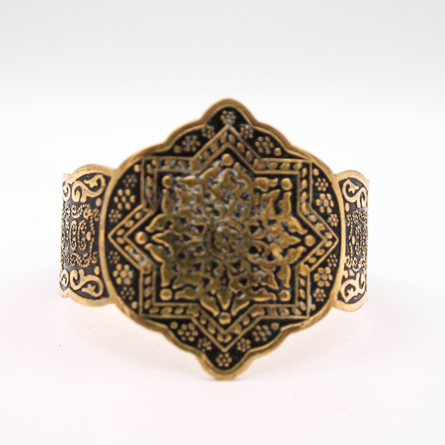 'AZAMA' CUFF