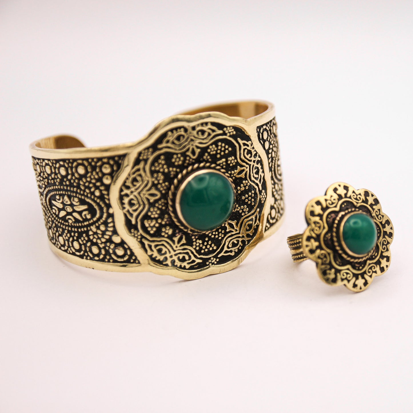 'NADA' CUFF